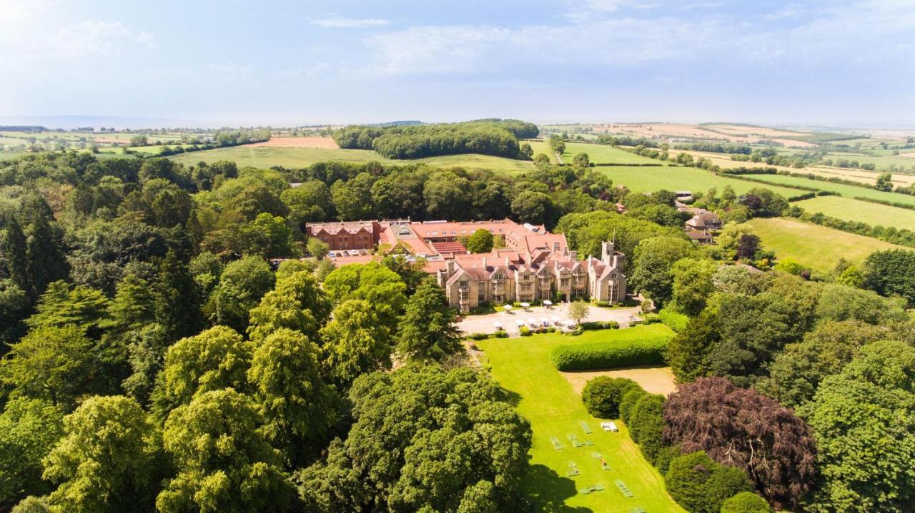 Redworth Hall Hotel- Part Of The Cairn Collection Нютън Айклиф Екстериор снимка